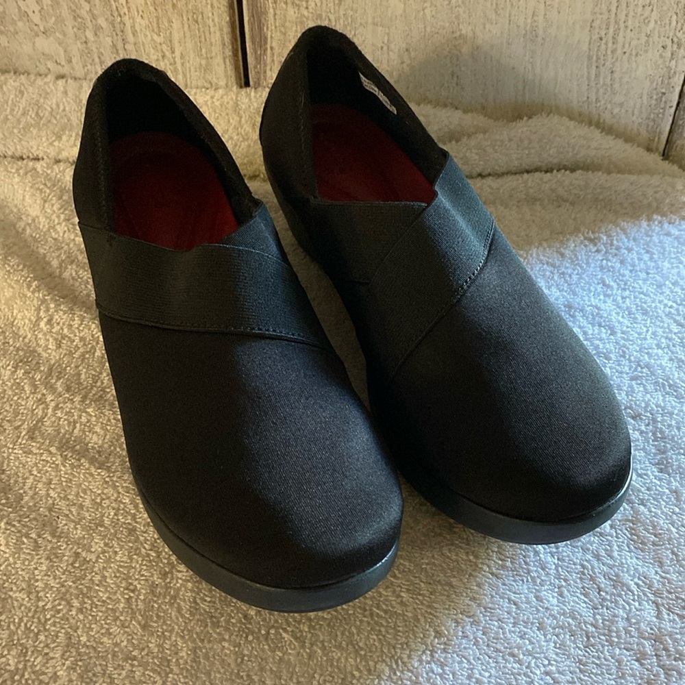 CROCS Busy Day Stretch comfort Wedge Black Shoes size 8